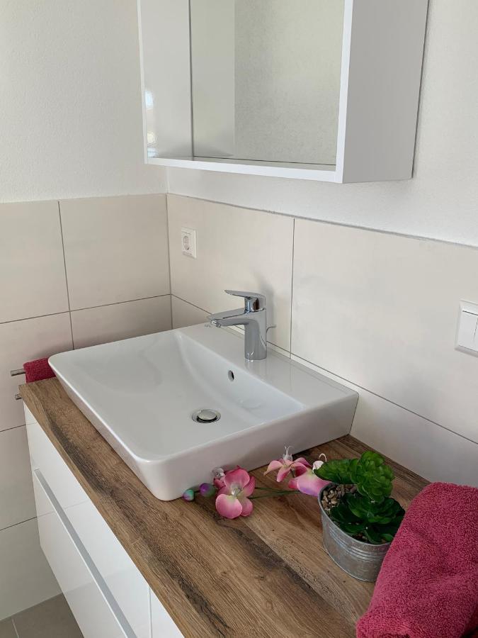 Apartamento Haus Steingrubenweg Mutlangen Exterior foto